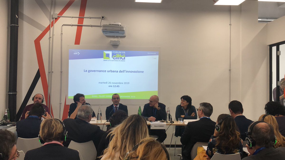 #MatteoRicci sindaco #Pesaro e vicepresidente <a href="/comuni_anci/">comuni_anci</a> - Occorre superare la dicotomia tra innovazione digitale e rapporto fisico. Usare al meglio le tecnologie per favorire la partecipazione  #forumpacittà