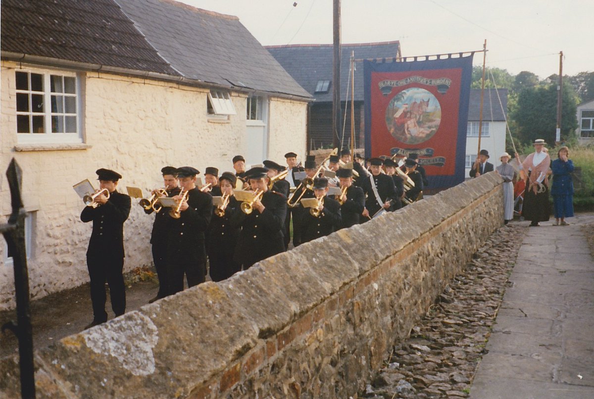 AldbournArchive's tweet photo. Drat, missed #FriendlyArchives yesterday for #ExploreYourArchive @explorearchives
and I'd found these pics from 1996 especially. Theatre in the Downs/Village Green Friendly Society performance with @aldbourneband and many talented Aldbourne folk. (photos by Maureen Albright) https://t.co/8zhJ2t7Sy2