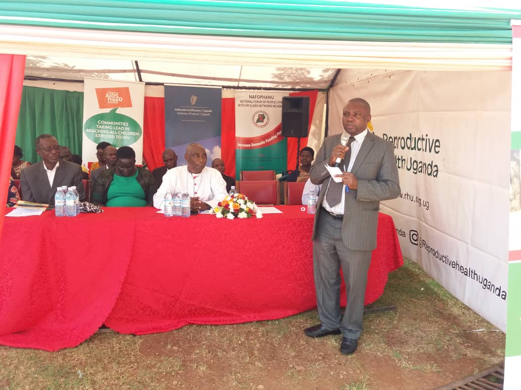 aidscommission's tweet photo. Happening now:Dr. Zepher Karyabakabo, Director Research ,Policy and Programming @aidscommission addresses the audience at the launch of the second National #StigmaIndexReport by @NAFOPHANU #EndAIDS2030Ug #WAD2019 https://t.co/sDz4d5iRFv
