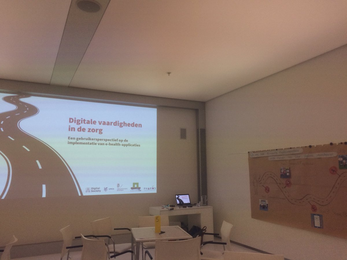 Last minute preparations for our workshop “Digital literacy in health care: a user-centric perspective to the implementation of e-health applications” with <a href="/PharosKennis/">Pharos</a> <a href="/BrigitKlever/">Brigit</a> <a href="/MyGameOnderzoek/">Monique Simons</a> #DigitalSociety