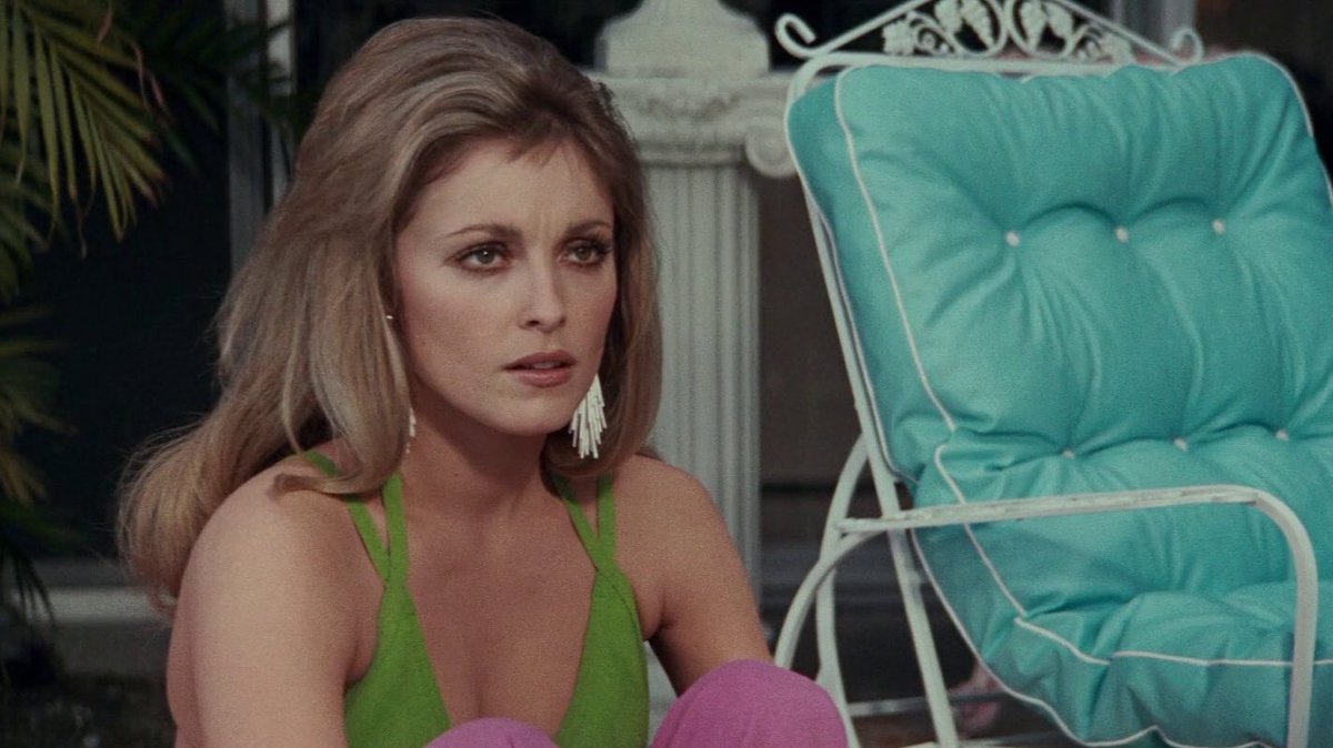 Sharon Tate in Valley of the Dolls (1967). pic.twitter.com/8Xfg0uuHiP. 