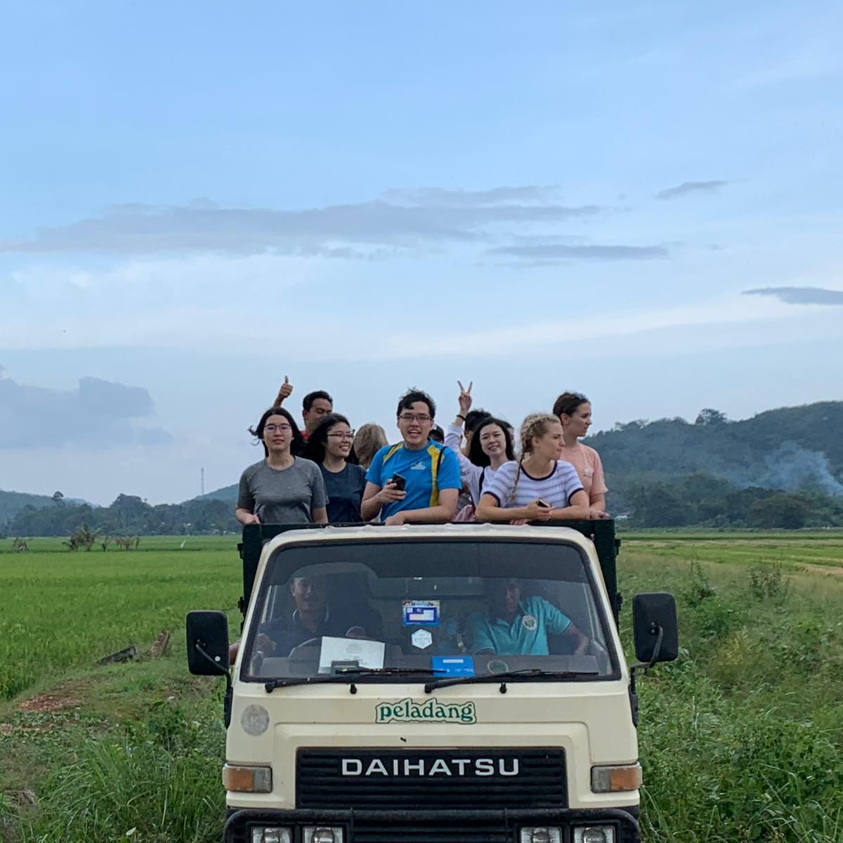 LancasterUni's tweet photo. Our students ventured to Malaysia as part of the @LancasterGlobal Experiences' 'Make It Challenge'; a collaboration with @SunwayU which aims to improve food sustainability practices. 

Check out what they've been up to 📸👉

#SunwayiLabs https://t.co/uUgJTMDDu2