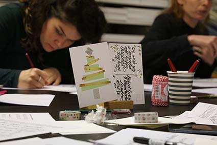 PentelUK's tweet photo. Another fun filled workshop held by @GabbyKere at @LondonGraphicCentre this weekend. Some amazing festive cards were made using the Hybrid Dual Metallic pens & Pentel Brush Sign Pens #PentelUK #BrushSignPen #HybridDualMetallics #Handlettering
Photographer: @jameswordsworthphoto https://t.co/JT1MKkUwSp