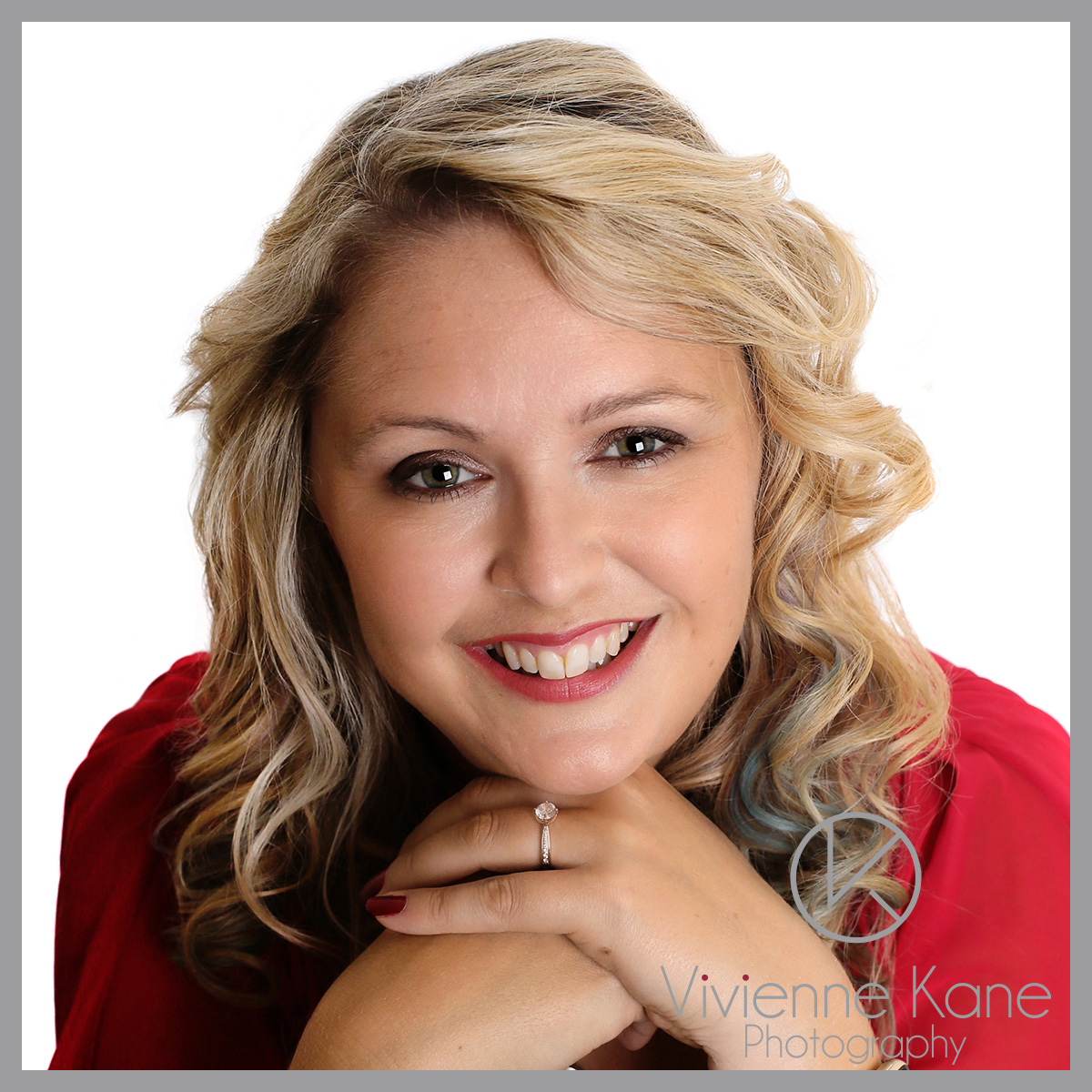 #Business portraits must be exceptional and that's where I can help you! viviennekanephotography.co.uk/services/