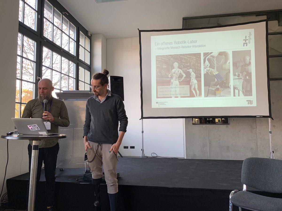 Danke an <a href="/analog_a/">analog_aesthet1K</a> für die Einladung &amp;Session zu Mensch-Roboter-Interaktion bei der Fachkonferenz #Integrierte Forschung.Start:Input zum Open Lap Day <a href="/MTIengAge/">MTI-engAge</a> <a href="/TUBerlin/">TU Berlin</a> 👍

#ZukunftMTI