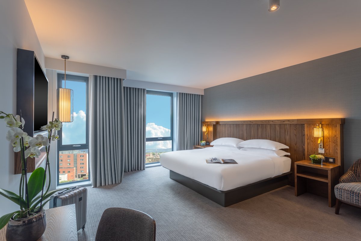 HyattCentricDub's tweet photo. All that shopping can be tiring work! Spread out in our spacious King Deluxe room after a busy festive day. 🛍🎅
#TisTheSeason #ShopAndStay #LoveDublin #KingDeluxe
https://t.co/U64klCnQ4w https://t.co/VfAajTI4Wt