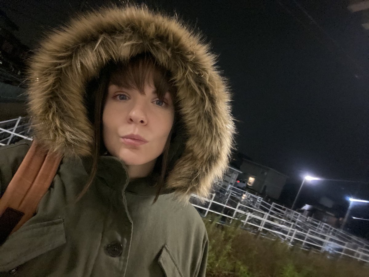 EriMinAdventure's tweet photo. Itβs raining, and itβs freezing, and the train is running late! I ask not amused.
#WhyIsTheTrainAlwaysLate #DamnItsCold #FuzzyJacket #ICantStandTheRain #JapaneseWinter https://t.co/KG96bac7sX