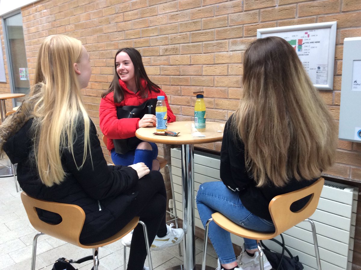 HC6F_College's tweet photo. Year 11 students enjoying the Sixth Form taster day. #HC6F https://t.co/l0LL2RX8Do