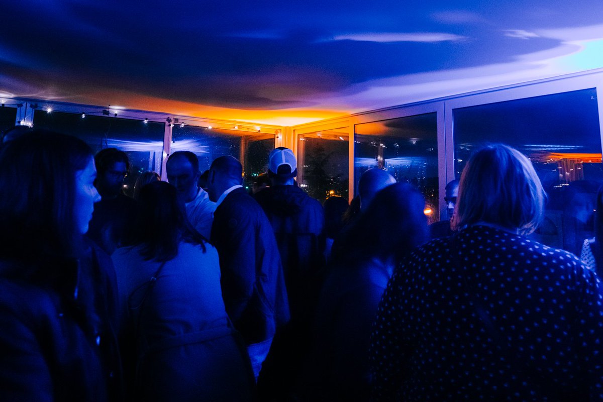 Djelić atmosfere📸 s gotovo dvosatnog druženja s <a href="/mkovacc/">Marko Kovac</a>  koji je s nama podijelio svoju startup priču na drugim ovogodišnjim Friday Talksima.💙 Uskoro objavljujemo i video highlightse! 📹✨ #fridaytalks