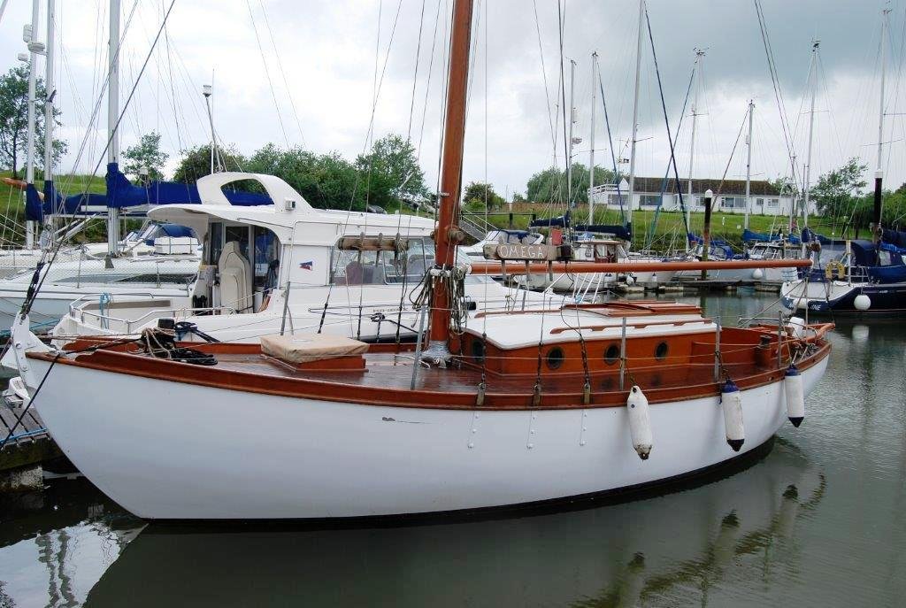 ClassicYachtsUK's tweet photo. 26ft HARRISON BUTLER SLOOP built 1938 and restored in 2010. Probably one of the best top ten Harrison Butlers. Contact us for more information or to arrange a visit aboard. Guide £25,000 East Coast, UK. https://t.co/VivJY2Tfnu