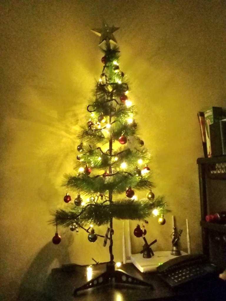 TheCayets's tweet photo. Five days to go December na!๐
โข
โข
Our first family Christmas tree.๐
#TheCayets #TheCayetsUpdate #FirstChristmas https://t.co/NXicQKb8Mc