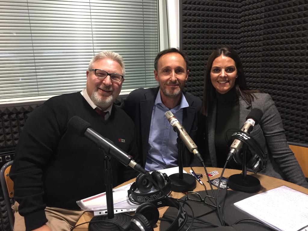 radiodelaUA's tweet photo. En Innovadores de Acción @Fundeun charlamos con Javier Belarte, director de sistemas del Grupo KH, cuyo reto ganó el #Hackachain en #blockchain, y con Nuria Escuin vamos a hablar de competencias digitales.
📻 https://t.co/4PsKlLmICo
📺 https://t.co/oCR9NnKGJa https://t.co/wwDFVdeidg
