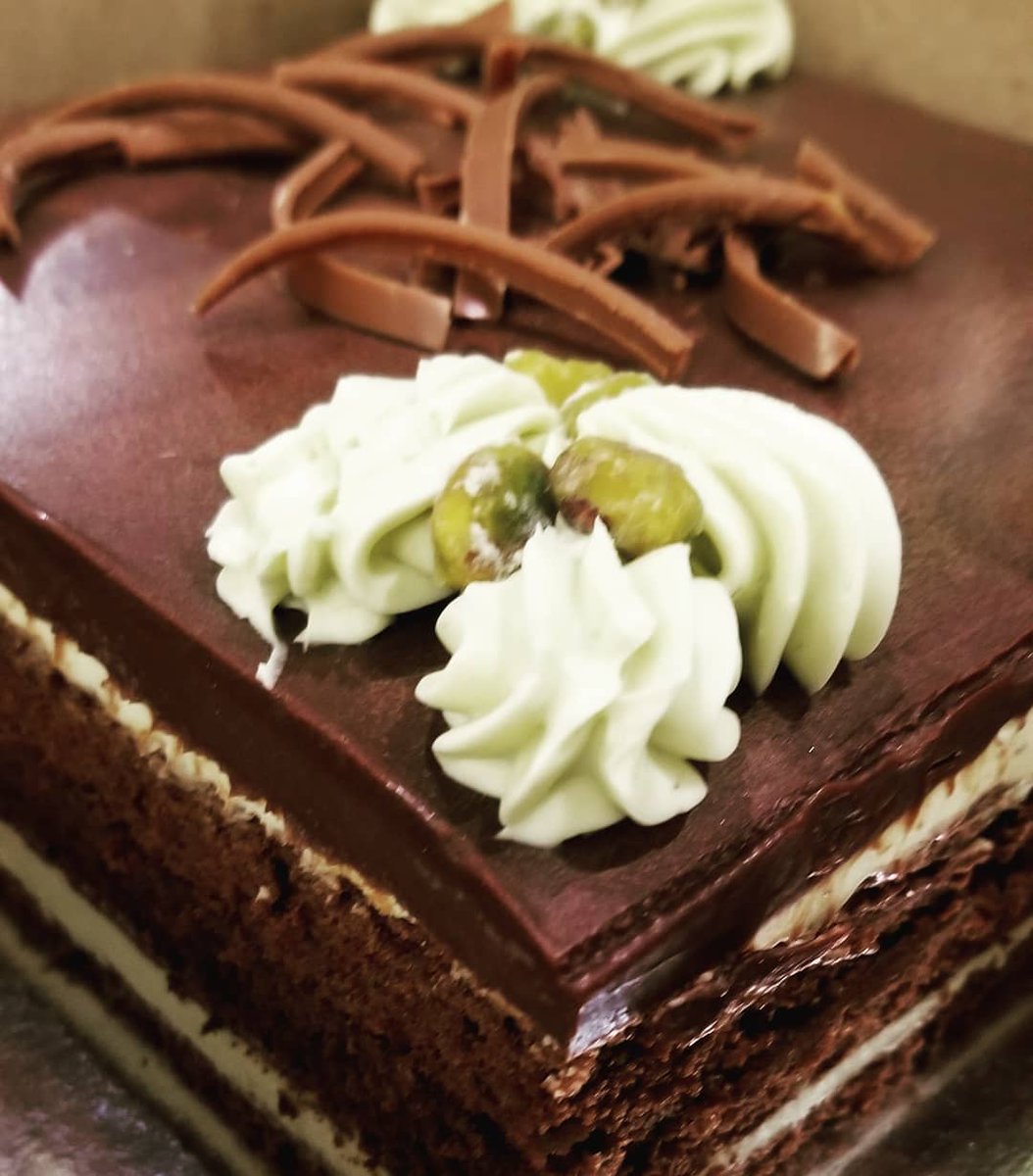 Check out <a href="/gbcchca/">GBC CHCA</a> Instagram today to hear about the psychology of eating.  Why do we eat more at parties?  Is it the size and colour of the plate or maybe the colour of the food?  Mythbusters by Dr. Linda Gillis.