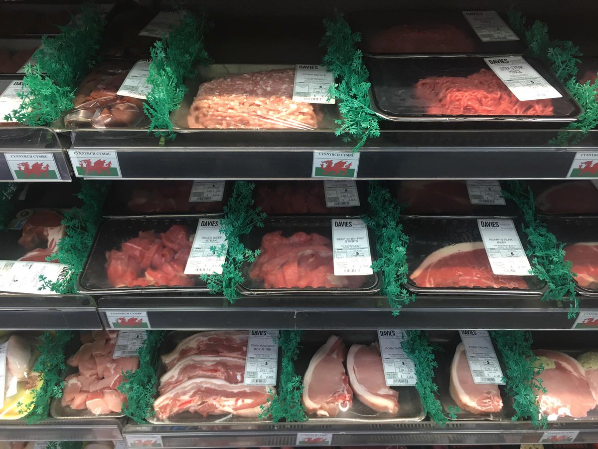 Vegans &amp; Vegetarians look away now! 😑

New fresh meat layout 🤗

Back British Farming 👍 &amp; Gorgeous Welsh Lamb 🐑

#McSpar
#Llanrwst 
#FreshMeat 
#SupportOurFarmers
#BuyLocallyBuySustainably
