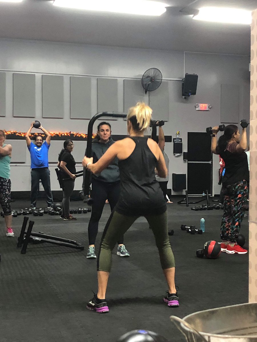 CWOBrien1's tweet photo. #gratitudesnaps for my 5 am @THEMAXChallenge of South Brunswick instructor Beth. This lady inspires me to work hard everyday and has given me so many awesome ideas that I have been able to use with my students! #cabookstudy #realedu https://t.co/HYqGnhvDMA
