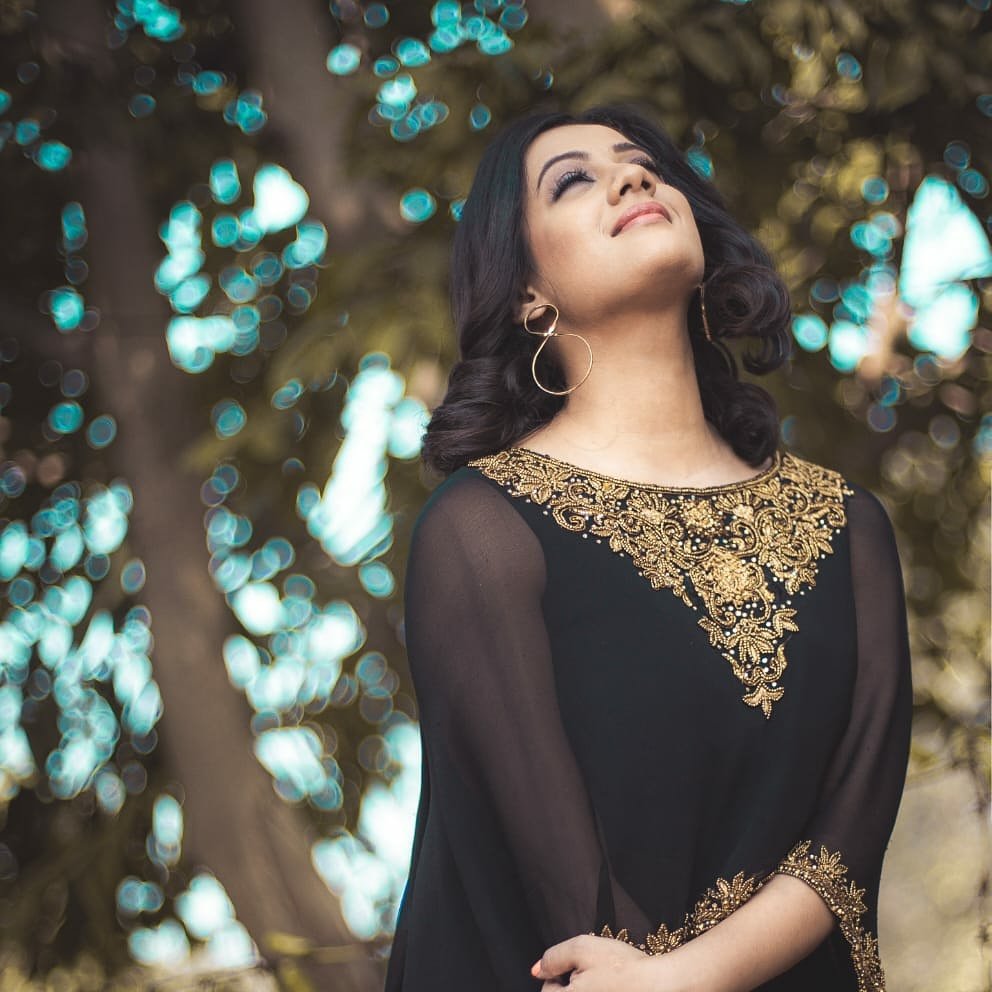 mumbainews24x7's tweet photo. Actress @spruhavarad looks Sassy in black traditional attire
@DreamersPR
#mumbainews24x7
#spruhajoshi #actress #blackoutfit #traditional #sassylook #gorgeous https://t.co/0S2eaP5xTi