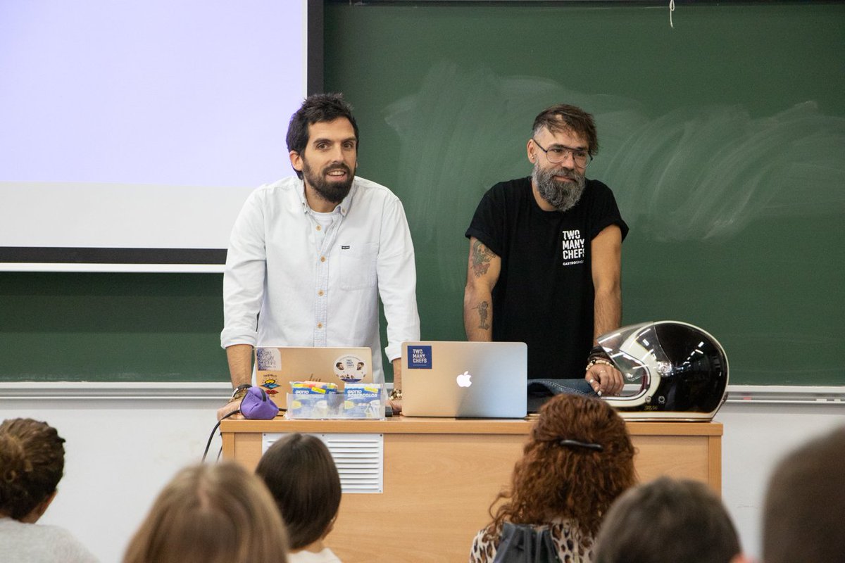 Les Clíniques de la Universitat de València tweet media