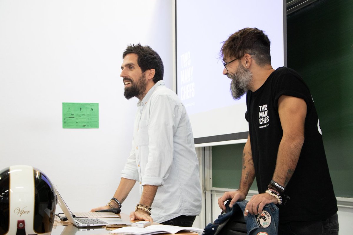 Les Clíniques de la Universitat de València tweet media