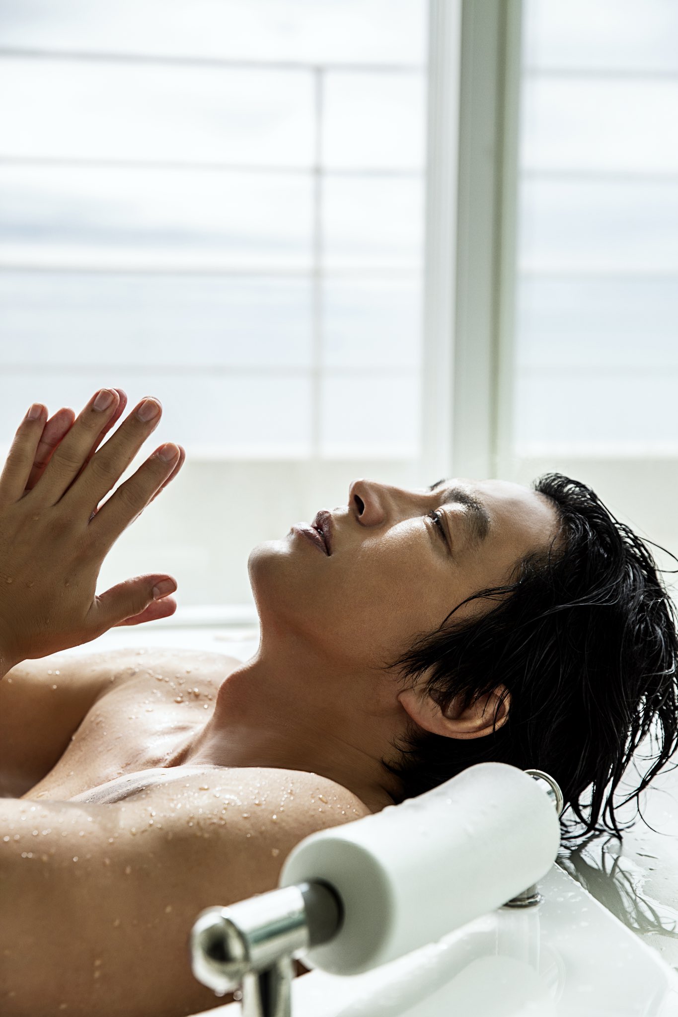 大沢たかお Official Takao Osawa カレンダーがついに完成しました 中面は色気溢れる写真からスタイリッシュな写真まで 見どころたくさんの内容になっています ここで 初公開の表紙をちらっとお見せしちゃいます 下記urlよりご予約受付中 大沢たかお Official Takao Osawa カレンダーがついに完成しました 中面は色気溢れる写真からスタイリッシュな写真まで 見どころたくさんの内容になっています ここで 初公開の表紙をちらっとお見せしちゃいます 下記urlよりご予約受付中