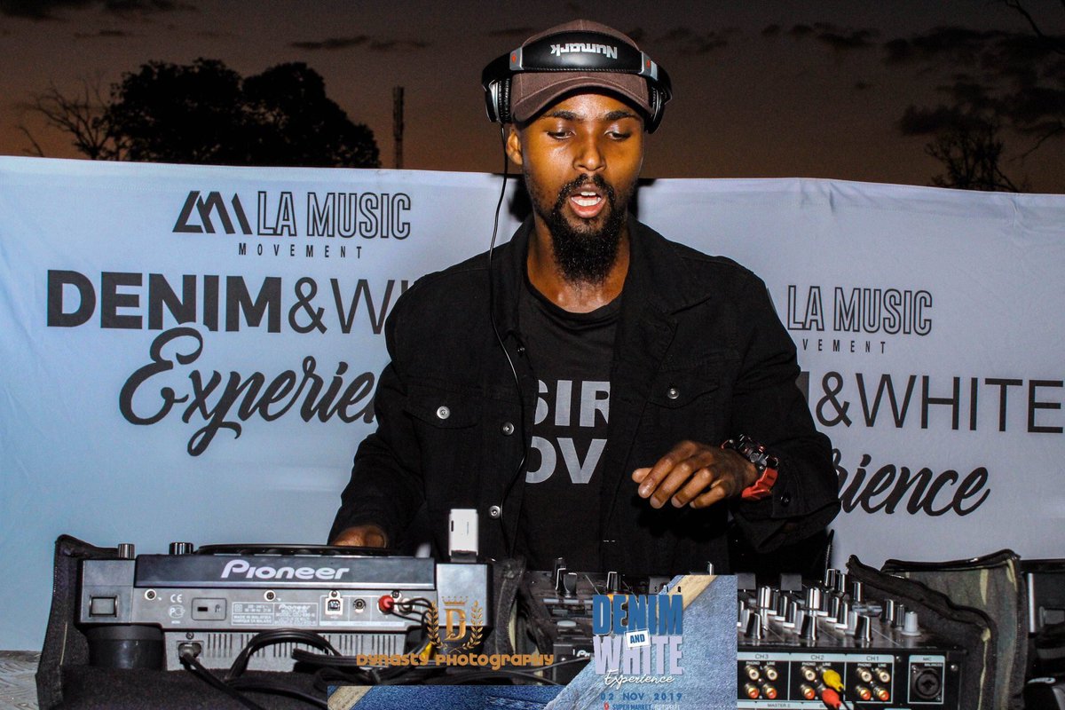 realsirnova's tweet photo. Sup Everyone
Our guest Djs for today’s session; Thokozani JustDaz Nkabinde & Sir Nova
You can watch the session live at these following Facebook accounts tonight;
Saneliso SirNova Mdluli
Dynasty Media
(19:00 - 21:00)
#DynastyMedia
#VisualSounds
#RejuvenatingSounds
#SirNova https://t.co/usTHifcr0c