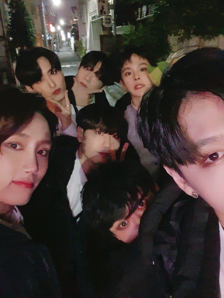 本日もありがとうございました😊明日はついに公演最終日！楽しい時間はあっという間ですね😢メンバー達もコンディションを整えて明日に備えますので、ファンの皆さんも風邪ひかないよう気をつけて帰宅してくださいね🙏🏻12:30〜と17:30〜の2公演！Kstage-oでお会いしましょう💕 

#MVP #엠브이피