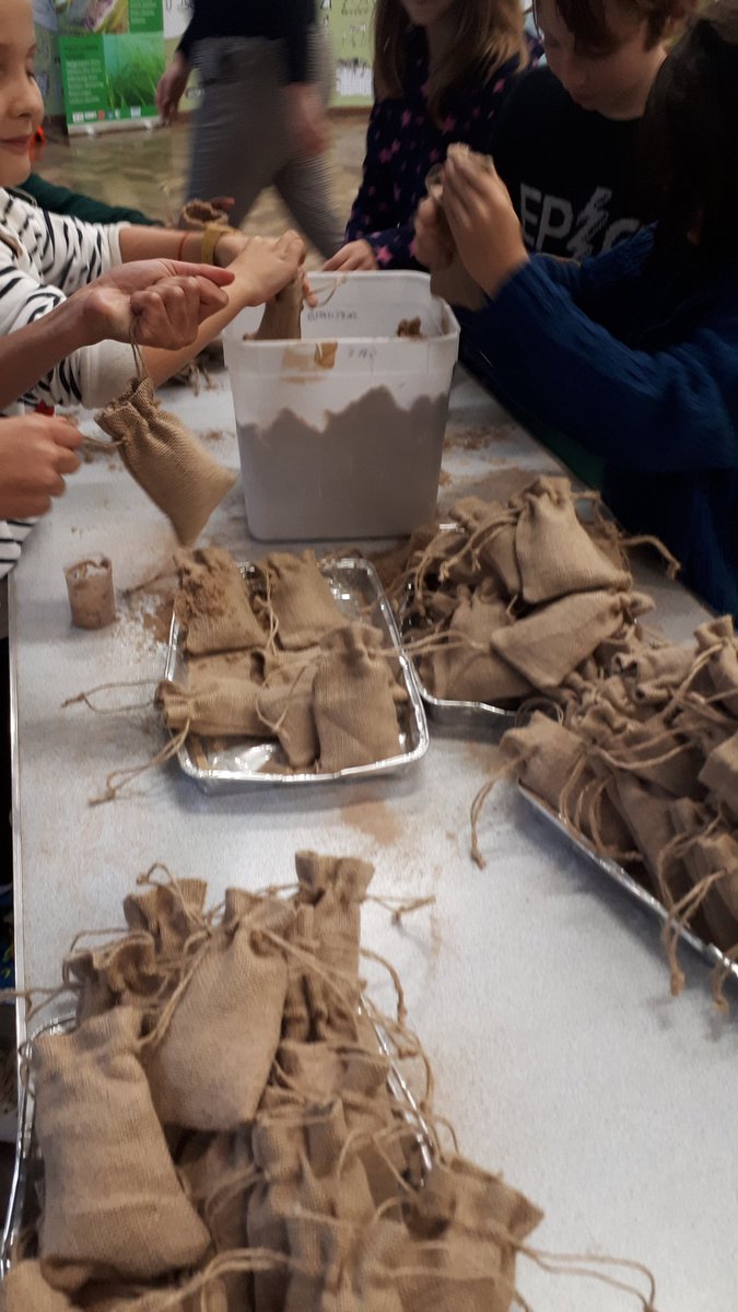 On course to fill 3000 seagrass sand bags today <a href="/SchoolBelmont/">Belmont school</a> 
- thanks for all your fantastic support 
Onwards and upwards towards UKs first seagrass restoration project  
Off to <a href="/SkyNews/">Sky News</a> campus tomorrow for more volunteer help