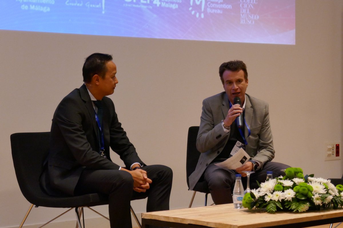 turismodemalaga's tweet photo. Carlos Chan, COO de Chinese Friendly International presenta herramientas y consejos para comercializar productos turísticos en el mercado asiático #MalagaTravelSummit https://t.co/jKiaXEiuqv