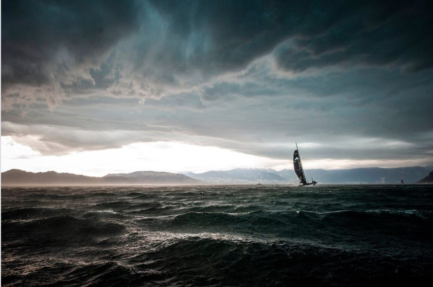 🏆Le vainqueur du Mirabaud Yacht Racing Image 2019 a été annoncé voilà quelques instants dans le cadre du #YRF2019 : Loris von Siebenthal remporte le prix pour son image prise lors du Bol d'Or Mirabaud 2019 !