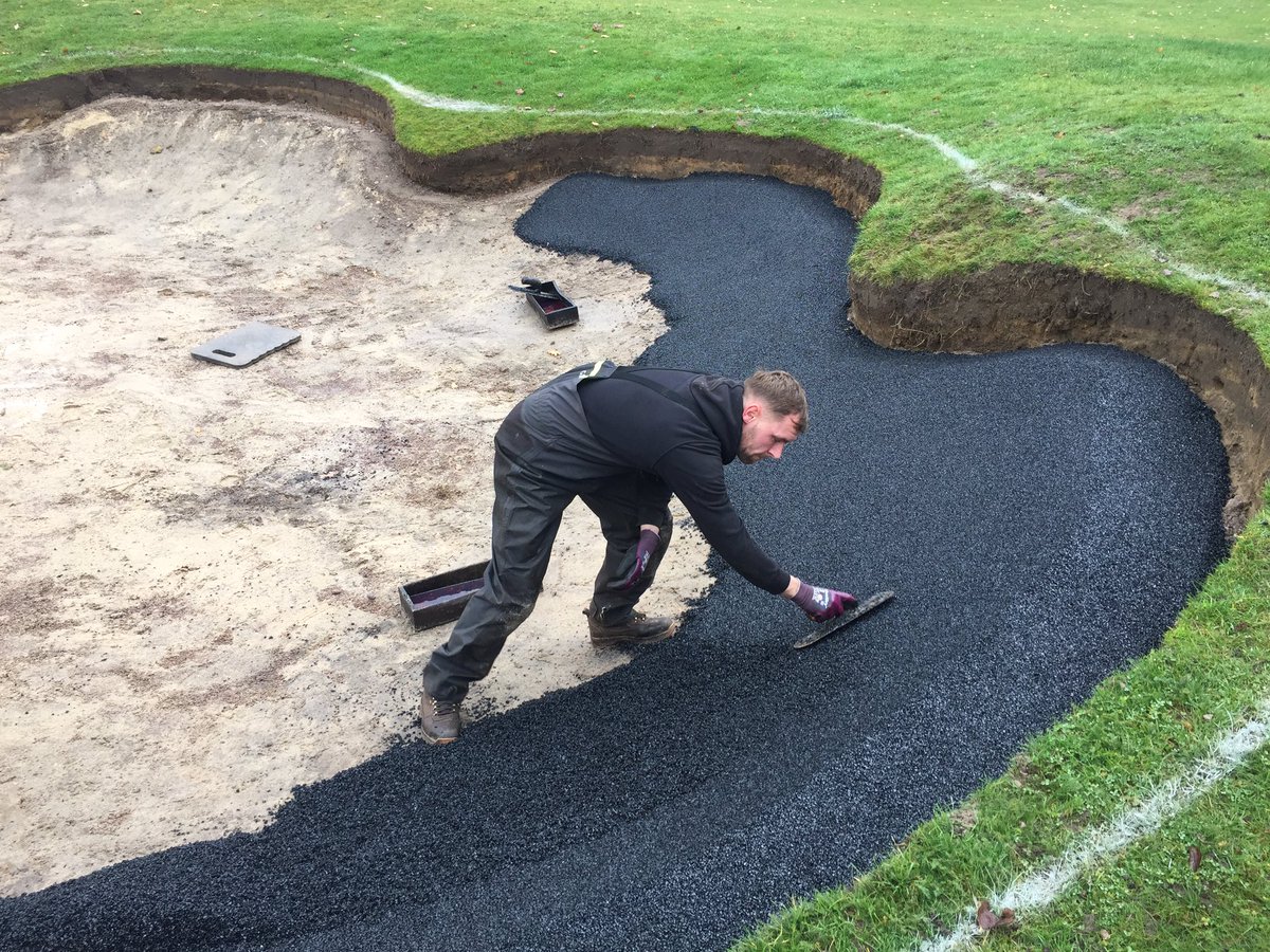 With the bad weather we took a chance to go to <a href="/TheRichmondGC/">Richmond Golf Club</a> and see the work <a href="/leshowkins/">leslie howkins</a> and his team are doing on the course. The bunker upgrade using blinder lining and eco bunker edging looks fantastic 👌🏼⛳️