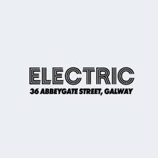 UniOfGalwaySU's tweet photo. Big THANK YOU to our friends in Electric who are #sosound and have donated a massive €2,000 to the #NUIGSU Charity fund!
This money along with everything we raise between now and the end of June will be donated to AIDS West & Domestic Violence Response 🥰 https://t.co/dxMplowdK0