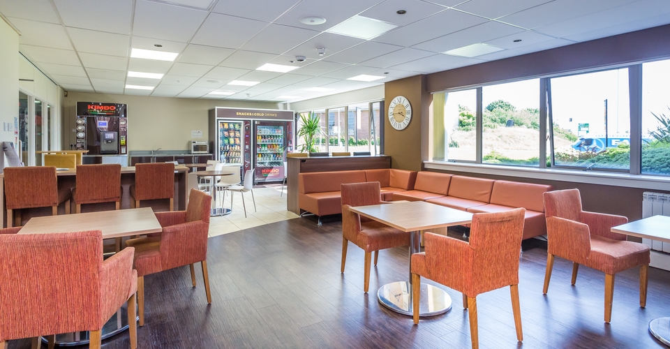 With a large modern break out area on the ground floor providing an informal meeting space to encourage interaction between businesses and individuals within the Centre to stimulate growth! #CreateABuzz