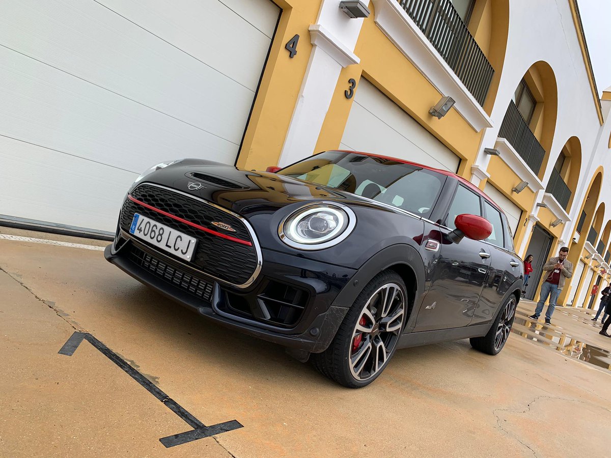 motorpuntoes's tweet photo. #Prueba | Hoy estamos en el circuito de Monteblanco probando los nuevos MINI JCW Countryman y Clubman.
Aquí os dejamos unas fotos antes de salir a rodar🏁
@MINIEspana #MINI #MINIClubman #MINIContryman #MINIJCW #Circuito #FelizMartes https://t.co/3NqKxnkrOL