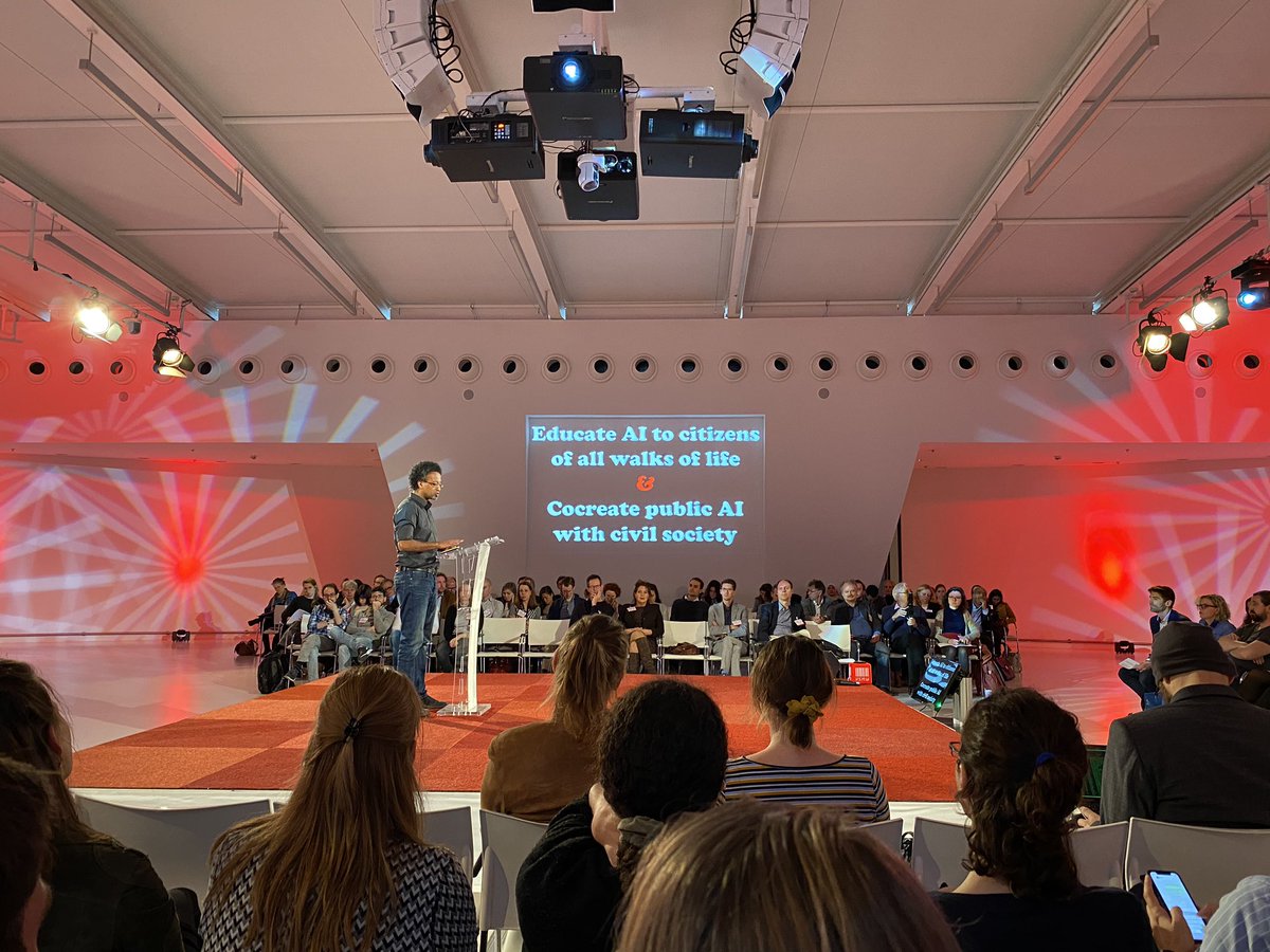 Hoe zorgen we voor eerlijke algoritmen?Door iedereen over AI te leren en cocreerend met het maatschappijk middenveld volgens @SennayGhebreab #digitalsociety #dgg2020