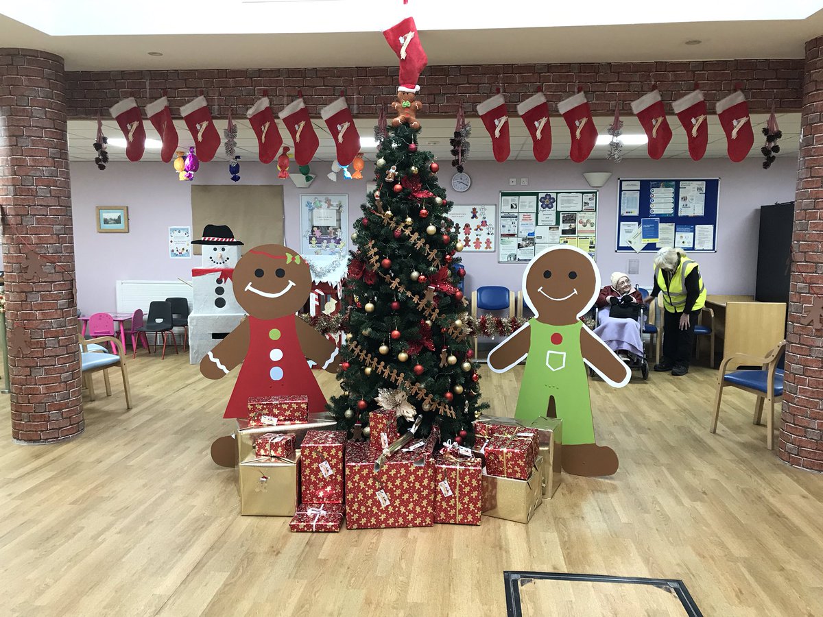 WOW!!! outpatients decorations are amazing <a href="/HollieShields16/">Hollie Shields</a> #christmas2019 #UHDB