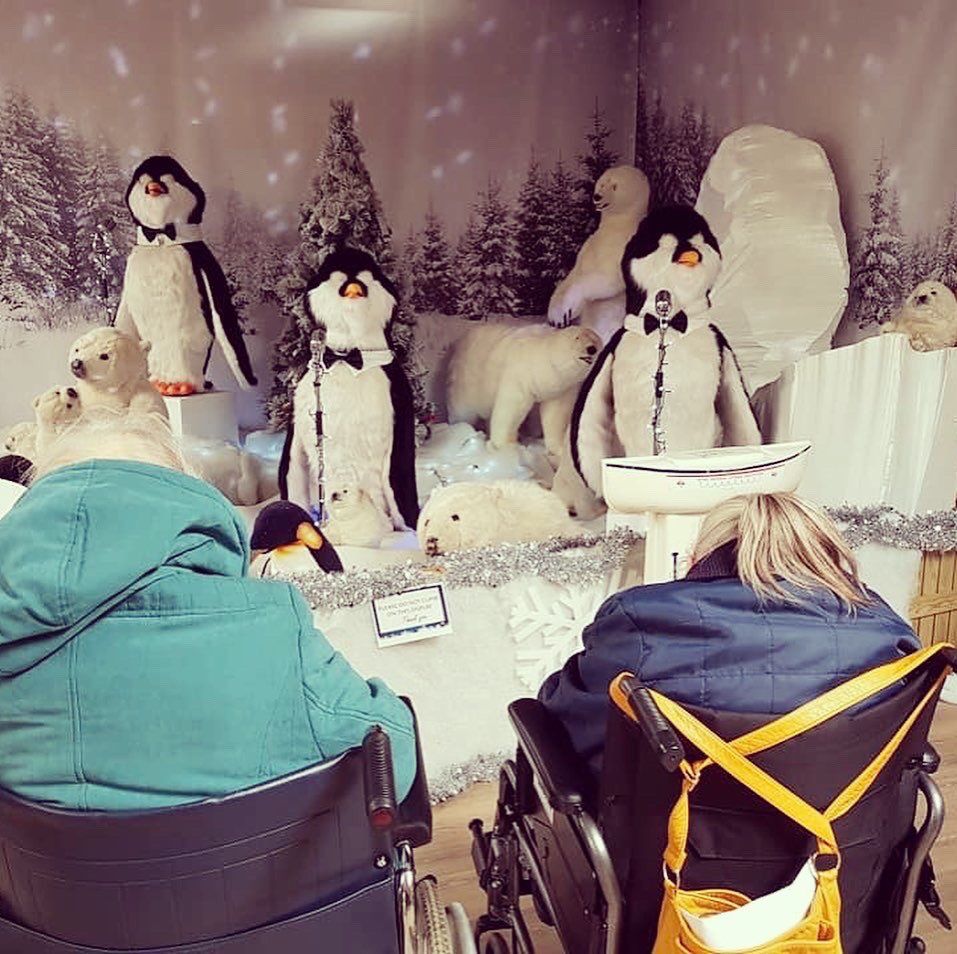 🎄It’s beginning to feel a lot like Christmas 🎄

We took some of our residents from Sefton Hall in Dawlish out yesterday and we already can’t wait for the Christmas celebrations to begin😍☃️ 

#activitiesincare #carehome #carematters #dementiamatters