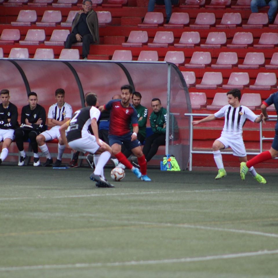 Kn_Football's tweet photo. 🇪🇸 Uno de nuestros jugadores kn en pleno partido
🇬🇧 one of our kn players playing a match
#Motja 🇸🇪 #knplayers #agency #footballacademy #internationalsocceracademy #footballer #workhard #futbol #youthsoccer #futboljuvenil #knfootball #showcase #trials ⚽️🇪🇸 https://t.co/78TtZf4b7o