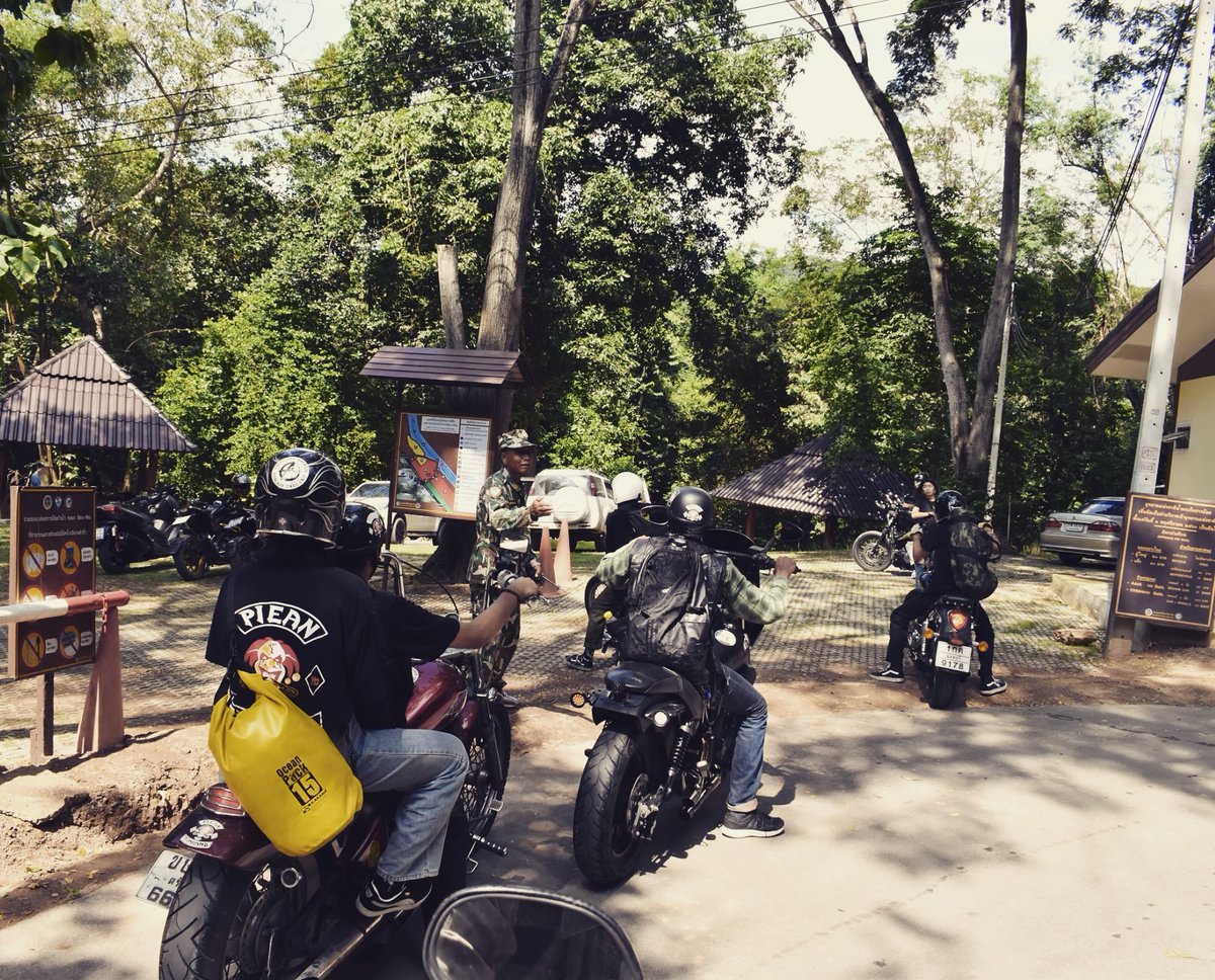 Tony9682517090's tweet photo. เธอเป็นภูเขา ฉันจะเป็นต้นไม้ 🏕 https://t.co/mQdEc2to21