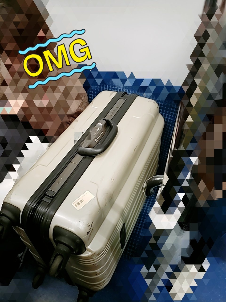 ট ইট র 櫻井あや 先日とてもビックリした事 このキャリーケースの置き方は初めてみたよ なんで座席に置いちゃったんだい 電車マナー