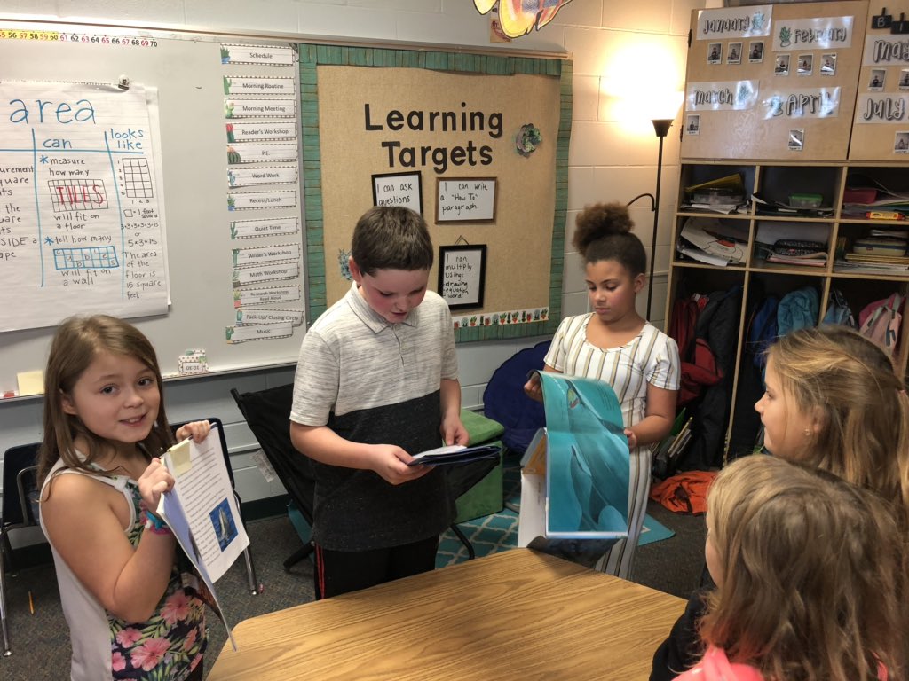 jeffersonpekin's tweet photo. 3rd grade students in Mrs. Mathis and Timbrook’s class present their Research Workshop projects. #d108ourpurpose https://t.co/ESBIlvmgIy