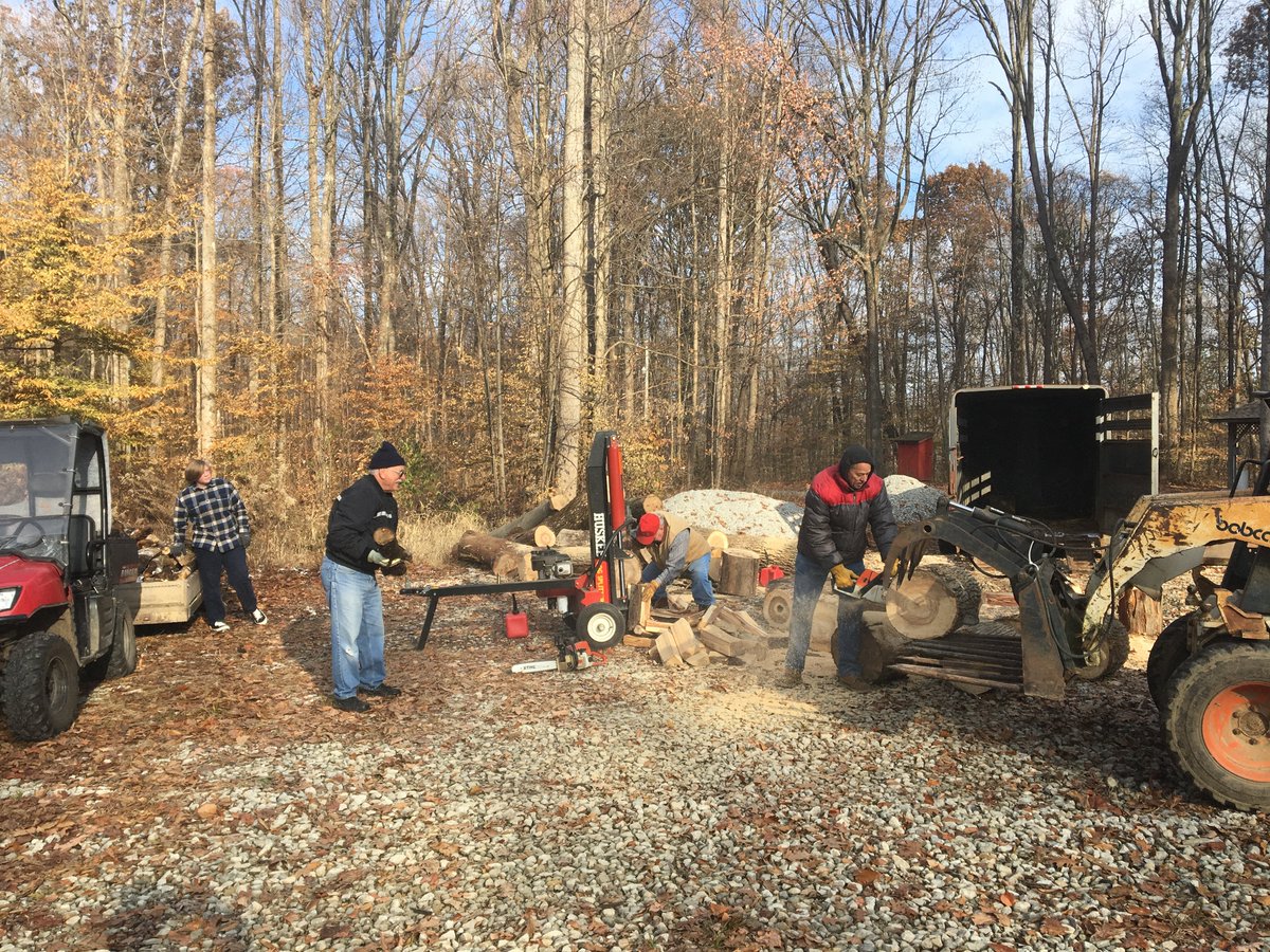ClubPike's tweet photo. Pike Lions Club members hard at work at Camp Woodsmoke!  #PikeProud https://t.co/KGyXueYYiy
