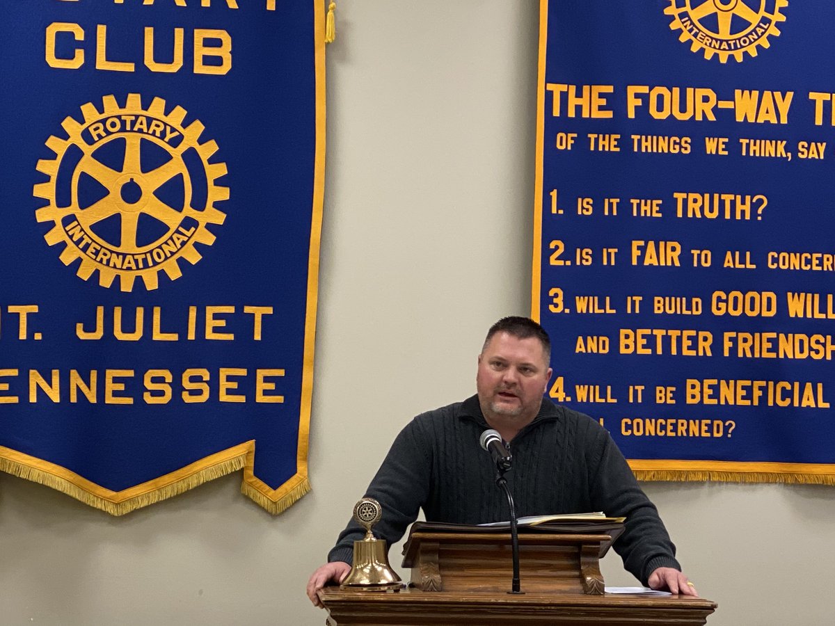 MtJulietRotary's tweet photo. Great having Matt Church with is today, teaching us about Hazmat hazards and clean up. https://t.co/VldzuRItOD