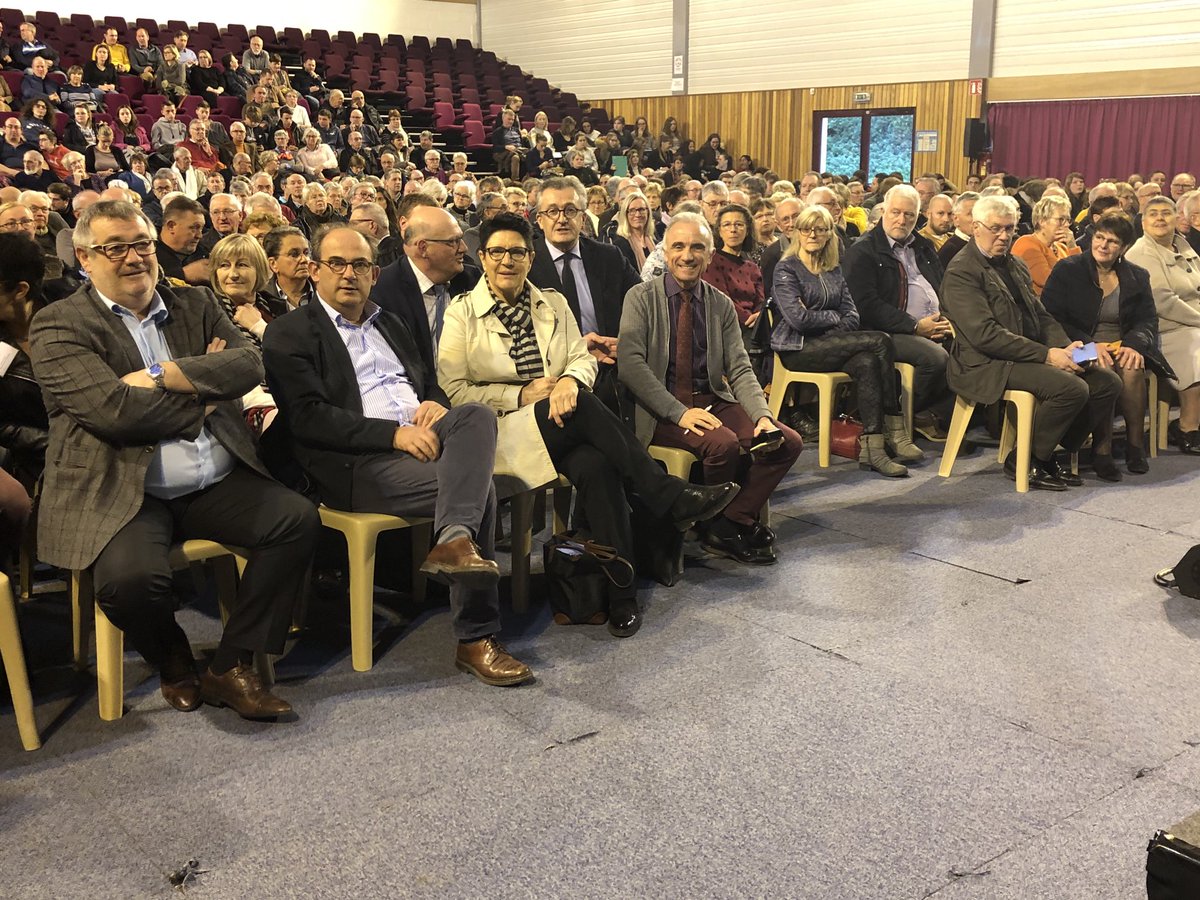 vincent_lizet's tweet photo. Lancement de la conférence sur le climat avec Louis BODIN organisée par les Élus des territoires de la Fédération ⁦@GroupamaFd62⁩ #Mutualisme #territoires https://t.co/mTAFrzQViE