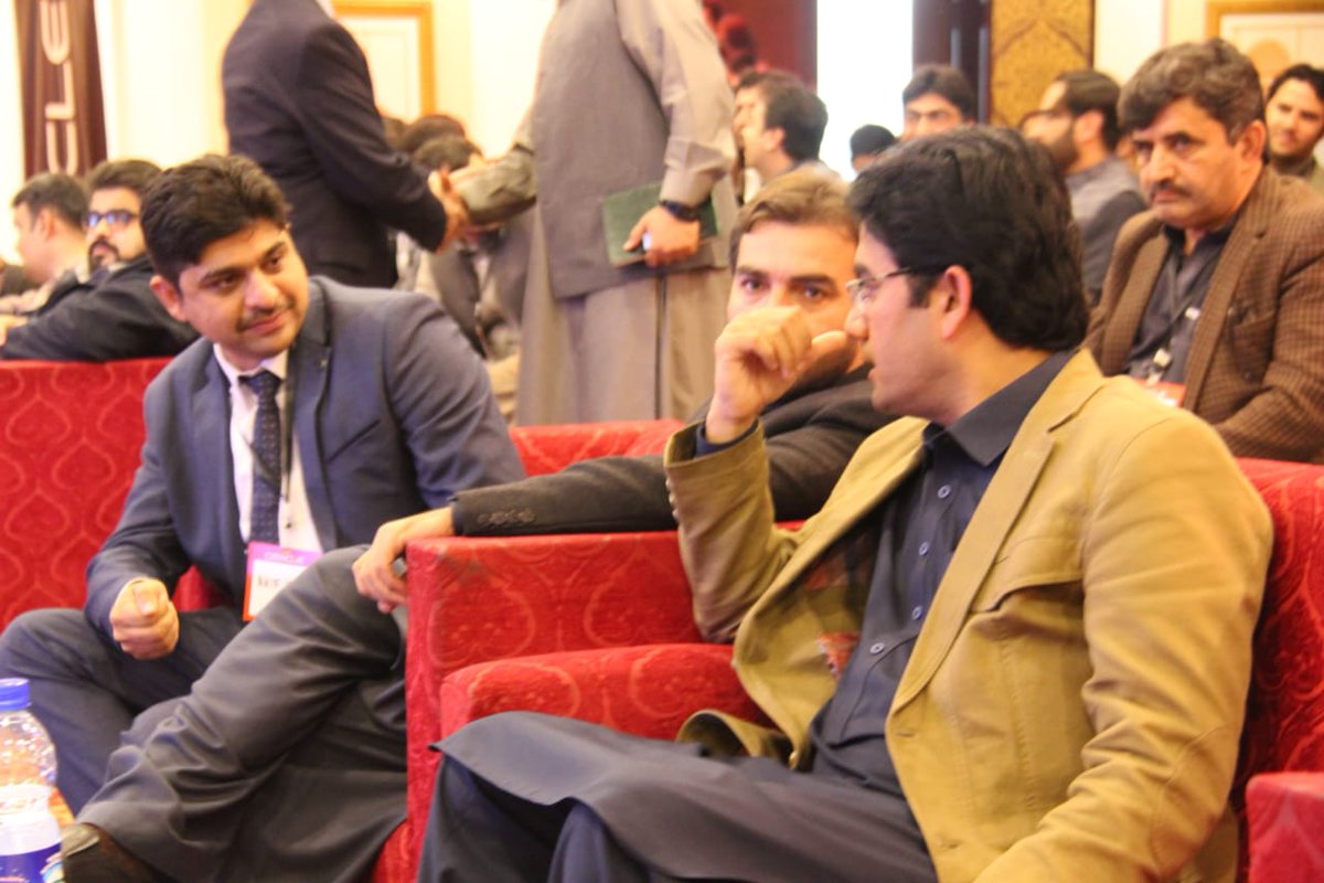 kamrankbangash's tweet image. We welcome Oracle to KP for its 1st #CloudComputing Workshop. Ths grnd occasion is sound reminder tht IT companies r lookng towards KP as a promising investment. Oracle plans to begn Java Boot Camps, Women D-Camps &amp;amp; provide possible cooperation under CSR initiative #TechDrivenKP