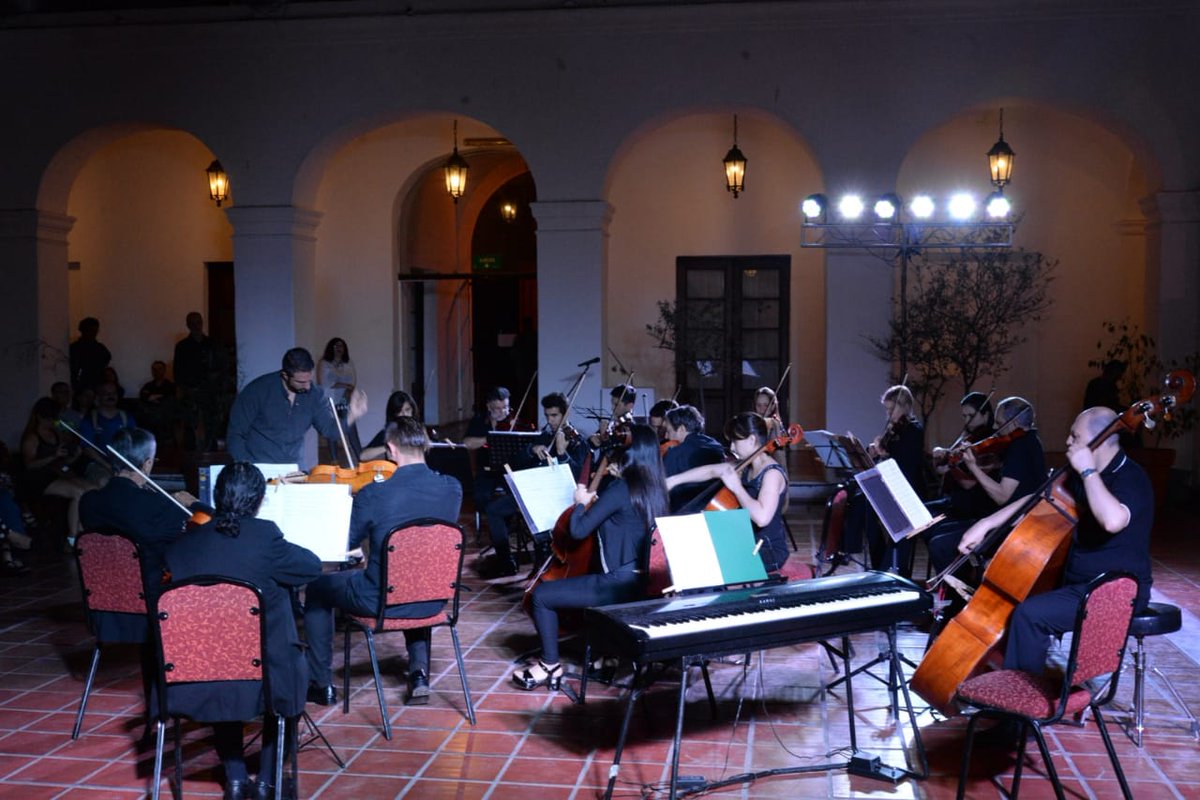 ⚡️🎤🎼Ayer lunes por la noche, cerraban las jornadas anuales de presentaciones de los Elencos Artísticos, el <a href="/CoroMuniCBA/">Coro Municipal de Córdoba</a>  y la Orquesta Municipal de Cuerdas en el Cabildo de Cba.👏👏👏