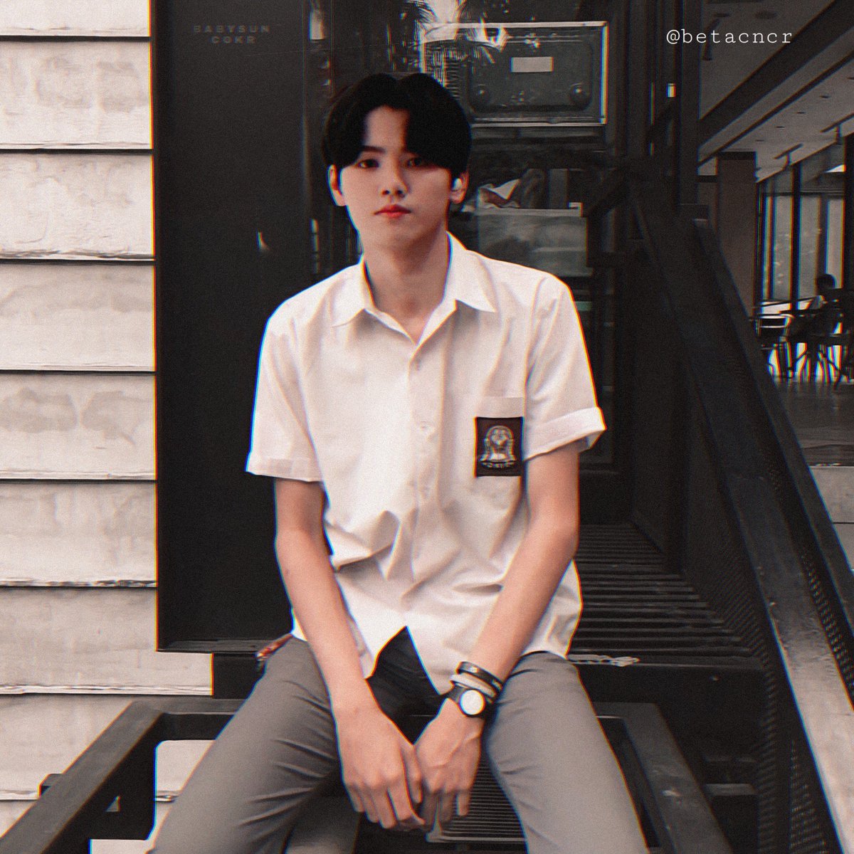 ourminboy's tweet photo. หล่อมากในชุดนักเรียนแต่ไม่เคยไปเรียน https://t.co/964MKPBLqT