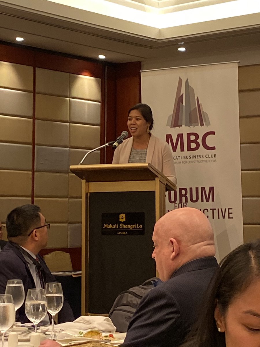 philippinesusa's tweet photo. “Business Day” of the #FYLPRO Immersion 2019 w/ Tax Whiz Mon Abrea, the Philippines-US Business Council of the Makati Business Club and American Chamber of Commerce, and 3 Fil-Ams who have chosen to stay & create positive impact in PH #YouthLeaders #People2People #EconDiplomacy https://t.co/NmPtD38gxP
