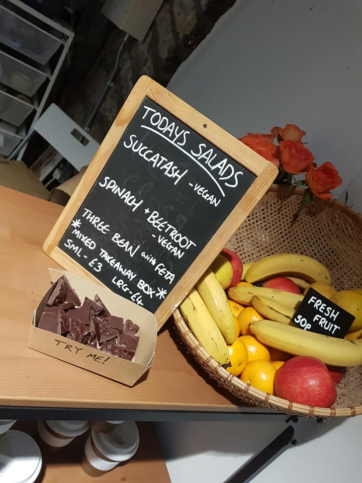 breadshare's tweet photo. Delicious takeaway options for lunch 😋 Here are the salads &amp; tarts we have on offer today, ranging from £3-4. 

Alex Bakes is open till 5pm
Jane Street Breadshare is open till 4pm

#breadshare #alexbakes #edinburgh #organic https://t.co/NfJntOMr7O