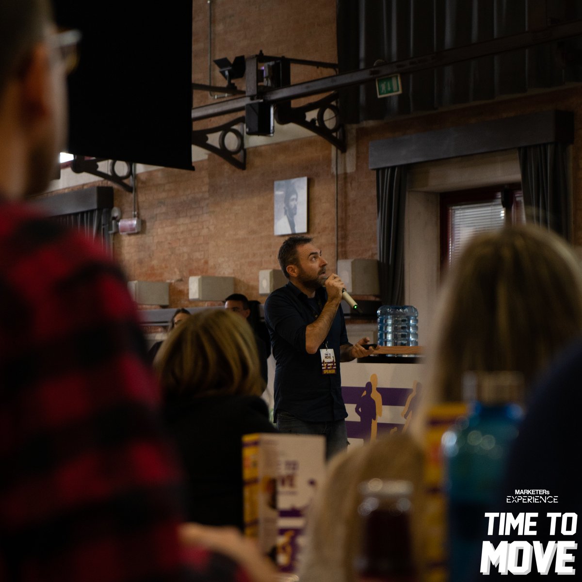 La pallina #MExperience19 rimbalza sotto la rete del secondo intervento della giornata!🎾
Con un rovescio ben assestato <a href="/Maxpola/">Max Pola</a> ci racconterà la sua esperienza come Head of Communication and Digital Sales in <a href="/lottosport/">Lotto Sport</a>!🏅
Corri a seguirci su tutti i nostri social!🏃‍♂️