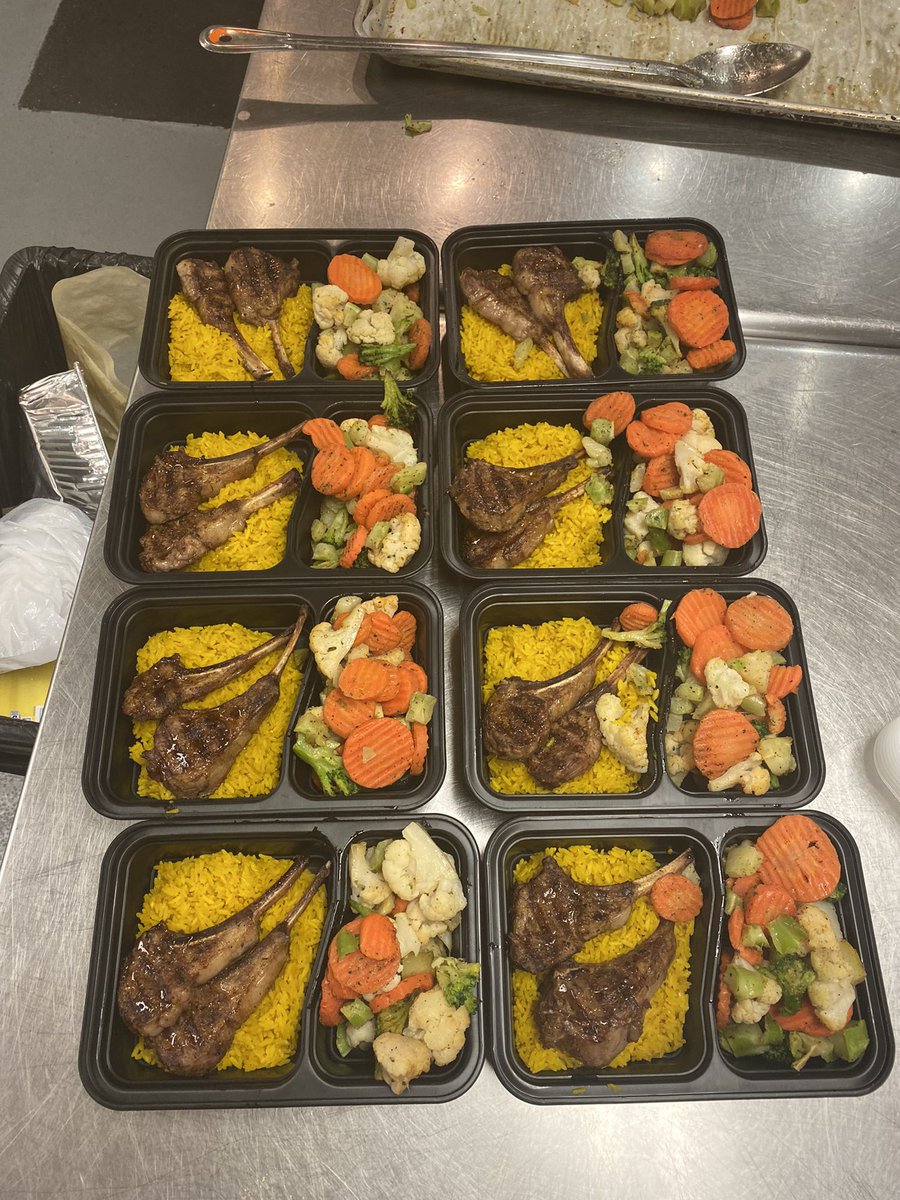 GrubRub15's tweet photo. Don’t let these #holidays slip away from you and not have the best #catering team in town #cook for your #event! https://t.co/ZDwuPmrik5 @Hellofa1
RT’s are necessary! #SmallBiz #smallbusinesses #mumbosauce #dcfoodie #dccaterer #chefsworldsummit #cheflife #Cookingvideos #eating https://t.co/03tj5bOyNB