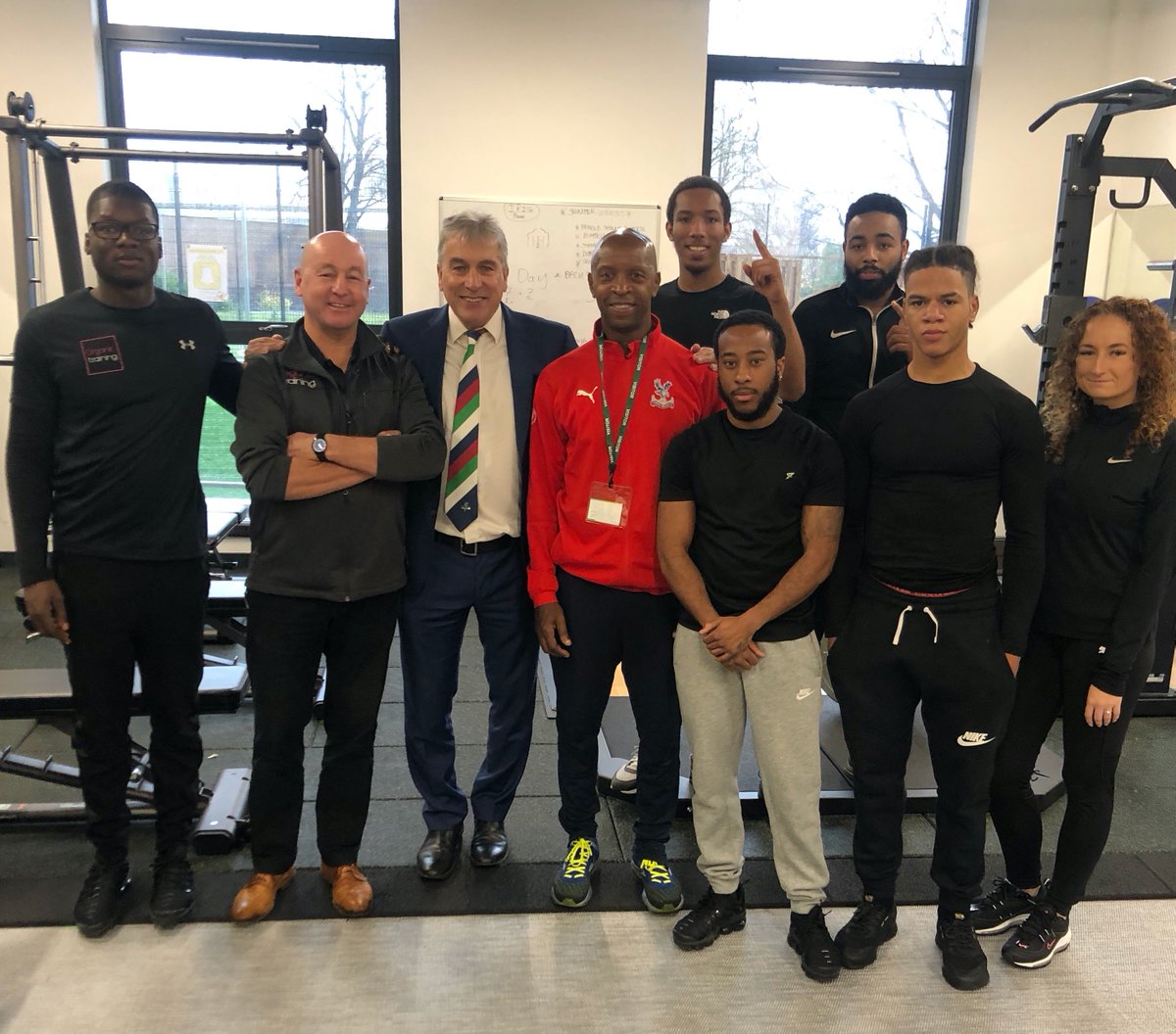 organictraining's tweet photo. Great to meet John inverdale...@LegacyYZ while delivering  the 1st Gym Course @PalaceForLife  ...wasnt expecting that!! #topbloke @charityspoon @organictraining https://t.co/0uHLZH4Y4H